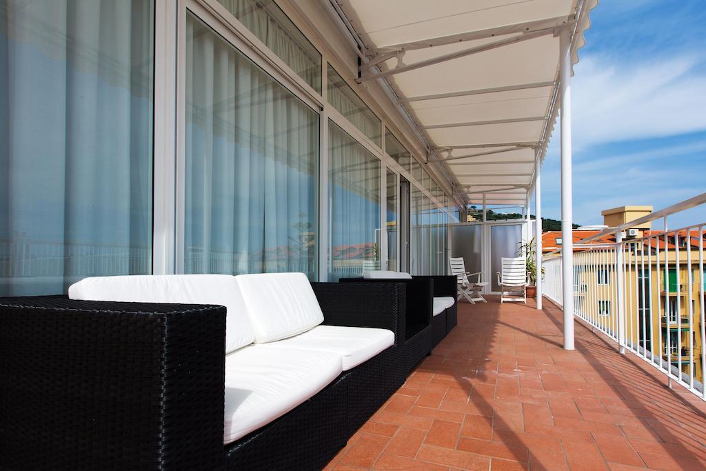 Hotel Maine Finale Ligure Exterior foto